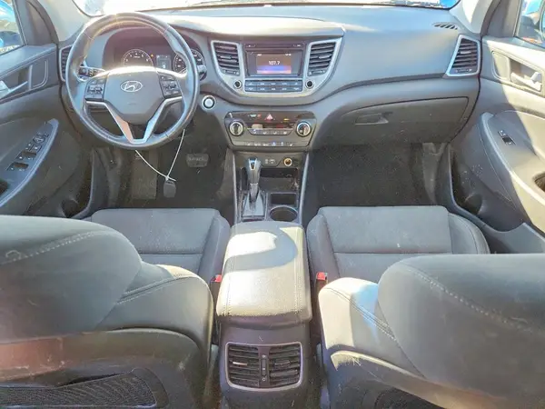 KM8J3CA24HU379517 2017 HYUNDAI TUCSON - Image 8