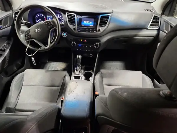 KM8J3CA24HU380926 2017 HYUNDAI TUCSON - Image 8