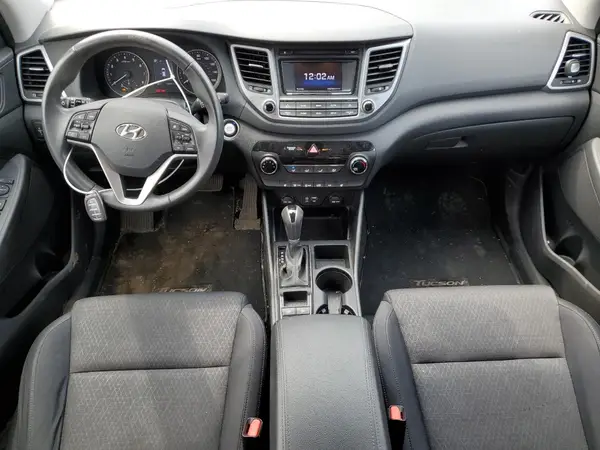 KM8J3CA24HU402729 2017 HYUNDAI TUCSON - Image 8