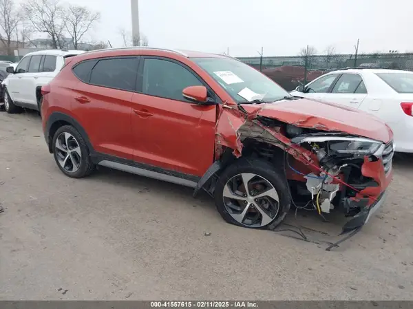 KM8J3CA24HU416629 2017 HYUNDAI TUCSON - Image 1