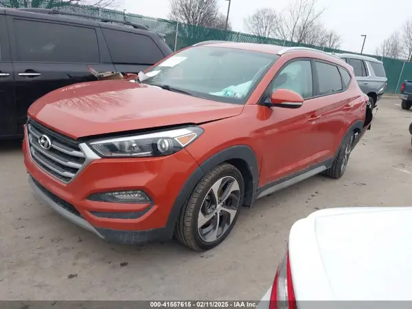 KM8J3CA24HU416629 2017 HYUNDAI TUCSON - Image 2