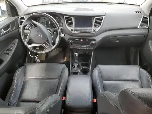 KM8J3CA24HU429672 2017 HYUNDAI TUCSON - Image 8