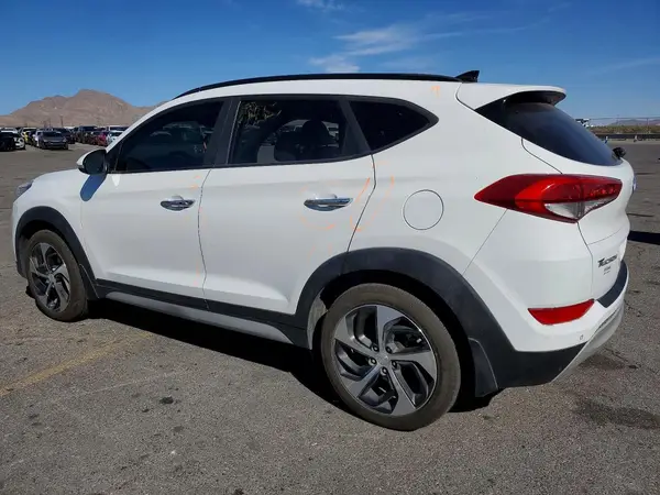 KM8J3CA24HU430823 2017 HYUNDAI TUCSON - Image 2