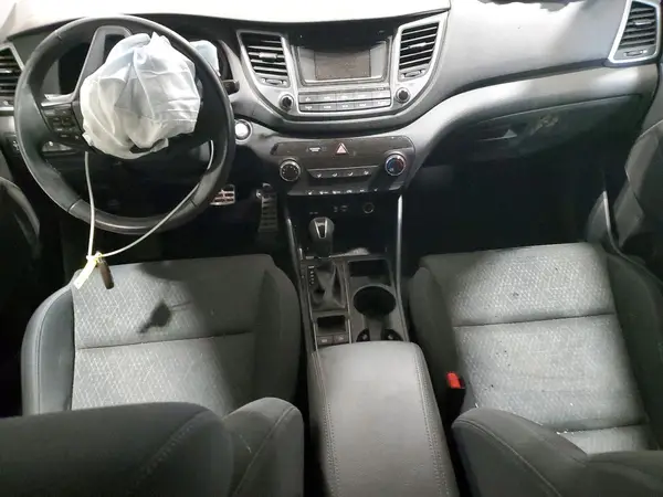 KM8J3CA24HU439750 2017 HYUNDAI TUCSON - Image 8