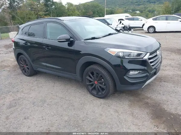 KM8J3CA24HU451395 2017 HYUNDAI TUCSON - Image 1