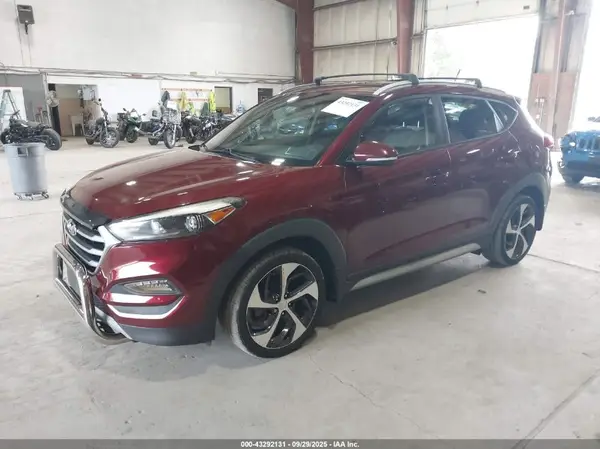 KM8J3CA24HU460291 2017 HYUNDAI TUCSON - Image 2