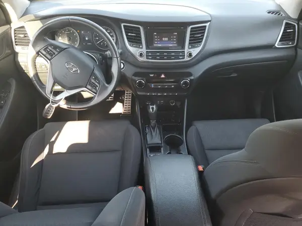 KM8J3CA24HU461067 2017 HYUNDAI TUCSON - Image 8