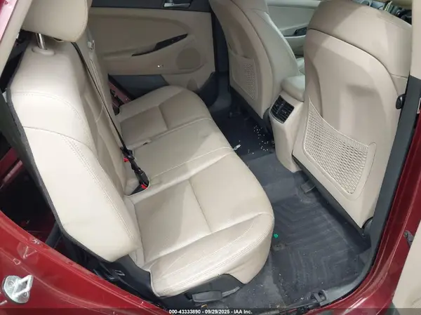 KM8J3CA24HU499222 2017 HYUNDAI TUCSON - Image 8