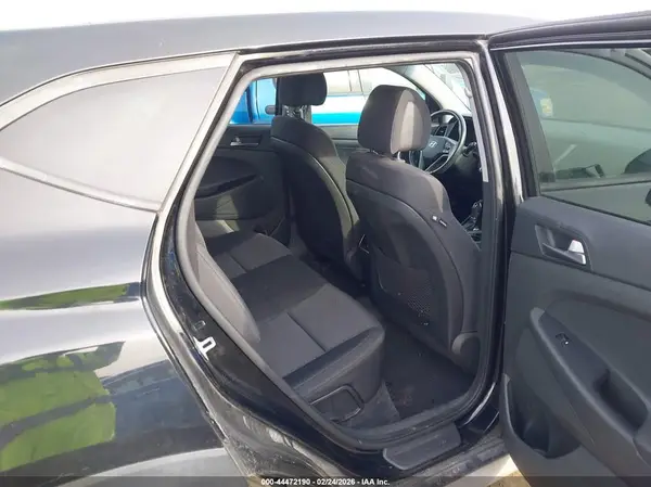 KM8J3CA24HU502636 2017 HYUNDAI TUCSON - Image 8