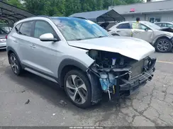 KM8J3CA24HU570659 2017 HYUNDAI TUCSON