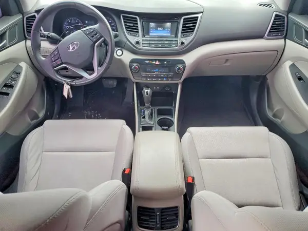 KM8J3CA24HU574355 2017 HYUNDAI TUCSON - Image 8
