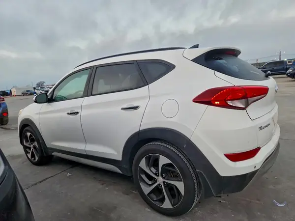 KM8J3CA24HU577479 2017 HYUNDAI TUCSON - Image 2