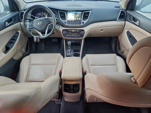 KM8J3CA24HU577479 2017 HYUNDAI TUCSON - Image 8