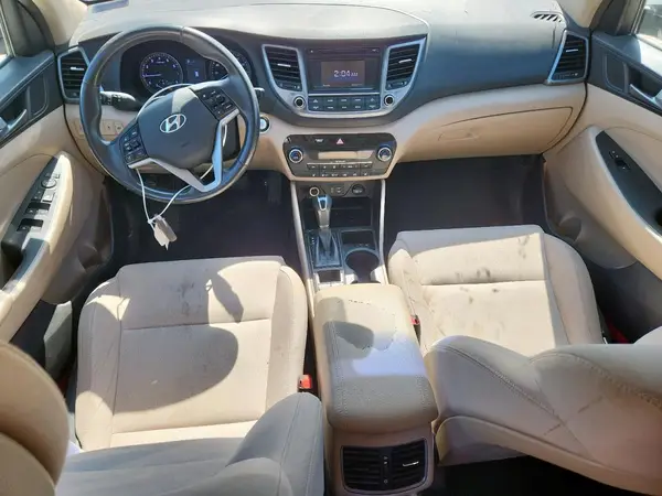 KM8J3CA24HU580561 2017 HYUNDAI TUCSON - Image 8