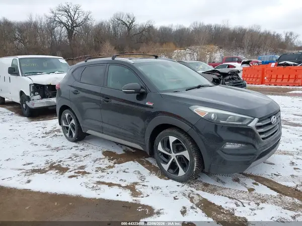 KM8J3CA24HU587042 2017 HYUNDAI TUCSON