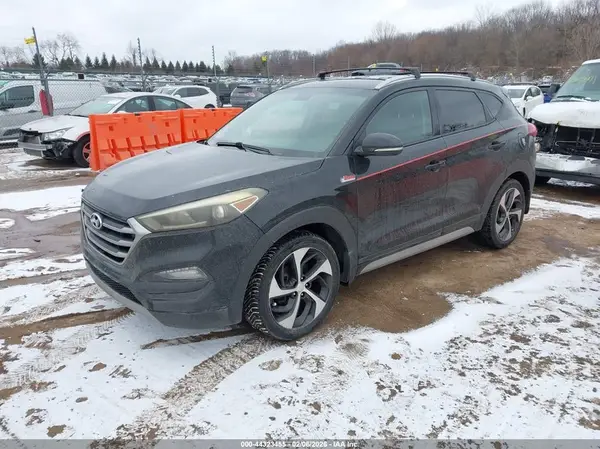 KM8J3CA24HU587042 2017 HYUNDAI TUCSON - Image 2