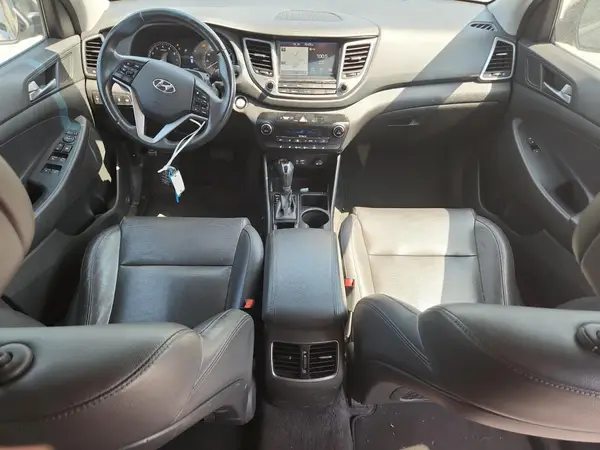 KM8J3CA24JU616755 2018 HYUNDAI TUCSON - Image 8