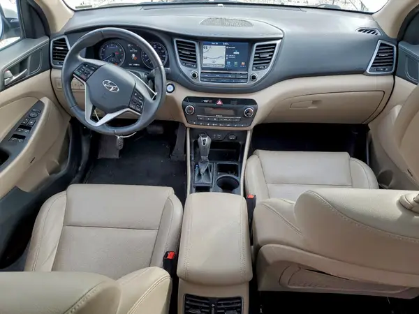 KM8J3CA24JU627075 2018 HYUNDAI TUCSON - Image 8