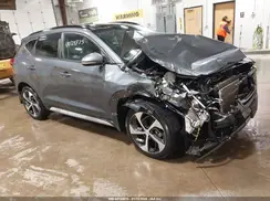 KM8J3CA24JU633300 2018 HYUNDAI TUCSON