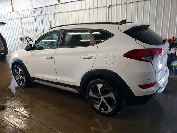 KM8J3CA24JU637976 2018 HYUNDAI TUCSON - Image 2