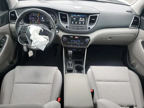 KM8J3CA24JU651022 2018 HYUNDAI TUCSON - Image 8