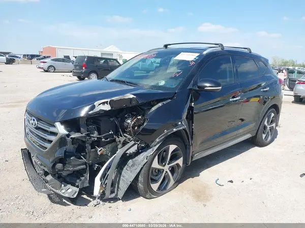 KM8J3CA24JU667074 2018 HYUNDAI TUCSON - Image 2