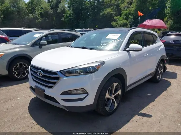 KM8J3CA24JU674123 2018 HYUNDAI TUCSON - Image 2
