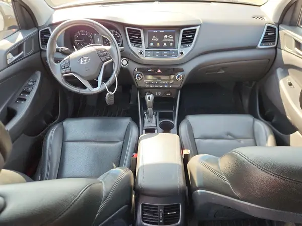 KM8J3CA24JU677863 2018 HYUNDAI TUCSON - Image 8