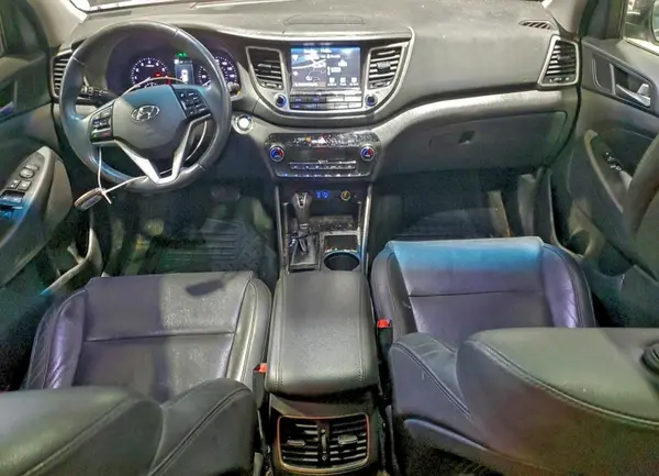 KM8J3CA24JU686031 2018 HYUNDAI TUCSON - Image 8