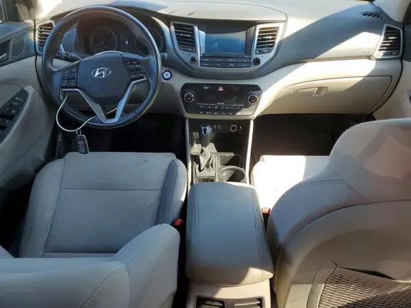 KM8J3CA24JU692184 2018 HYUNDAI TUCSON - Image 8