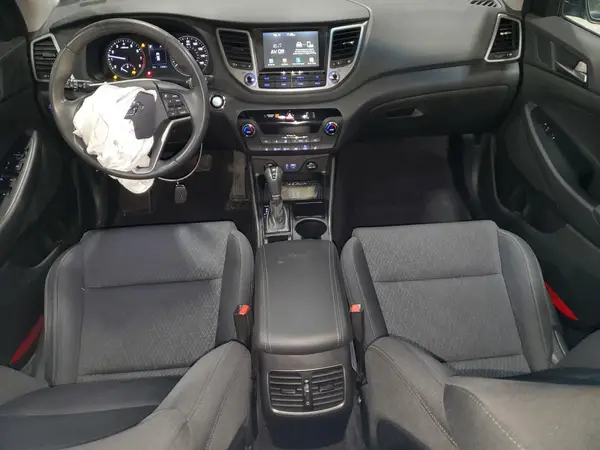 KM8J3CA24JU699927 2018 HYUNDAI TUCSON - Image 8