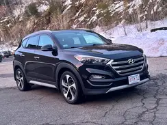 KM8J3CA24JU727628 2018 HYUNDAI TUCSON