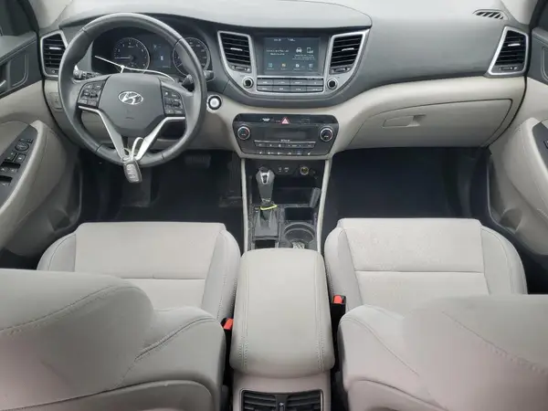 KM8J3CA24JU782662 2018 HYUNDAI TUCSON - Image 8