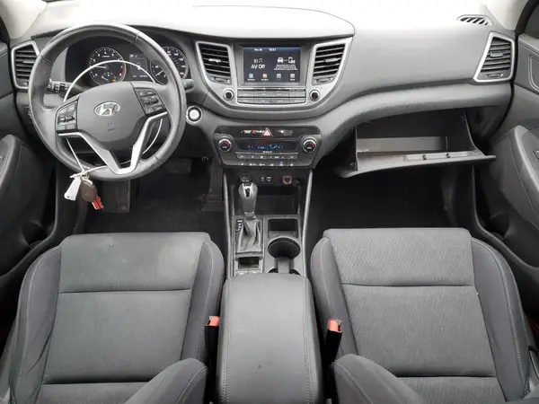KM8J3CA24JU803185 2018 HYUNDAI TUCSON - Image 8