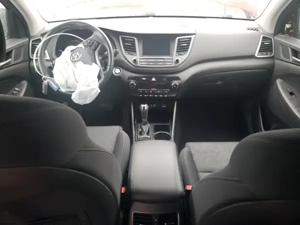 KM8J3CA24JU806667 2018 HYUNDAI TUCSON - Image 8