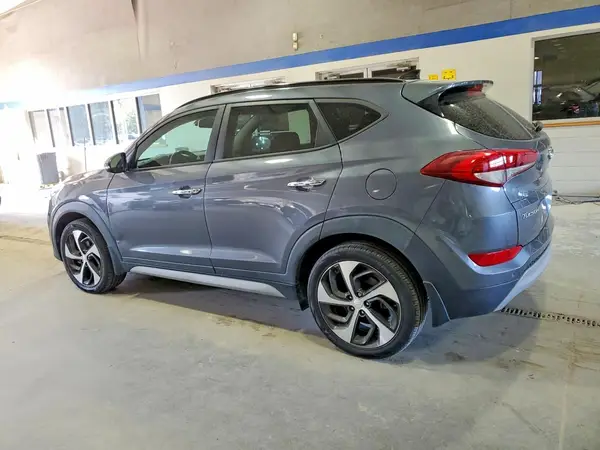 KM8J3CA24JU833626 2018 HYUNDAI TUCSON - Image 2