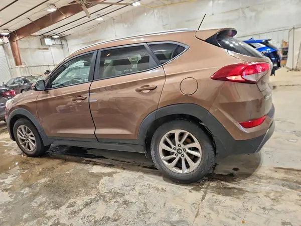 KM8J3CA25GU022572 2016 HYUNDAI TUCSON - Image 2
