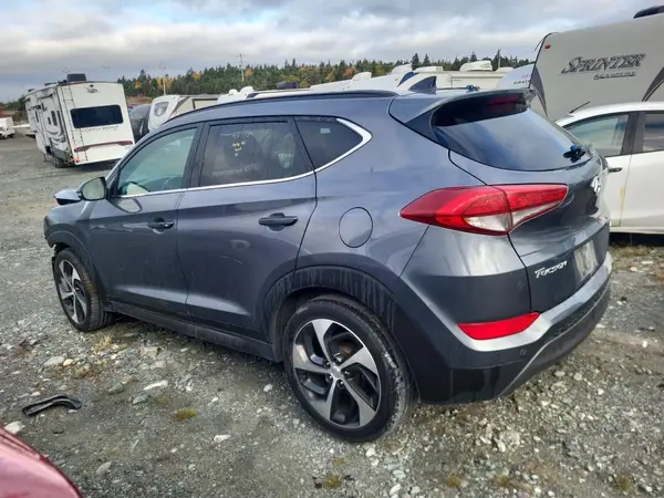 KM8J3CA25GU037623 2016 HYUNDAI TUCSON - Image 2
