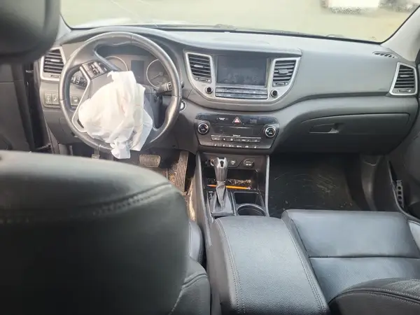KM8J3CA25GU037623 2016 HYUNDAI TUCSON - Image 8