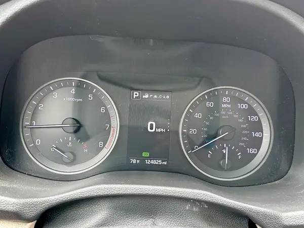 KM8J3CA25GU049075 2016 HYUNDAI TUCSON - Image 8