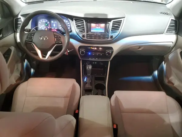 KM8J3CA25GU052199 2016 HYUNDAI TUCSON - Image 8