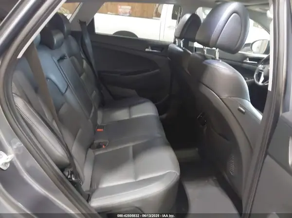 KM8J3CA25GU058570 2016 HYUNDAI TUCSON - Image 8