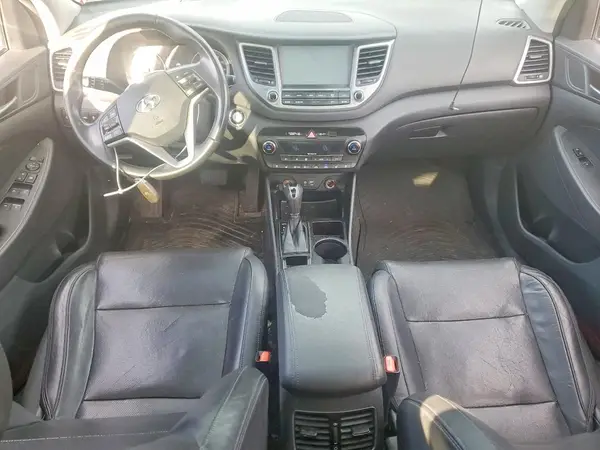 KM8J3CA25GU070119 2016 HYUNDAI TUCSON - Image 8