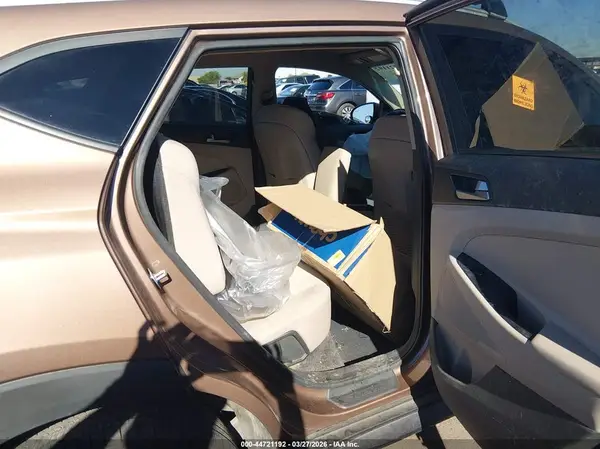KM8J3CA25GU073957 2016 HYUNDAI TUCSON - Image 8