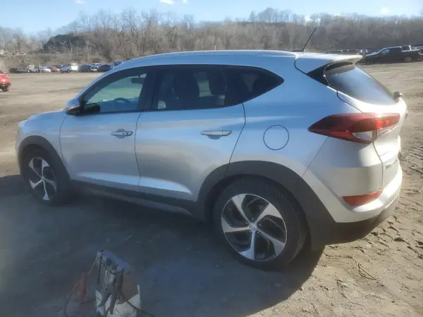 KM8J3CA25GU075613 2016 HYUNDAI TUCSON - Image 2