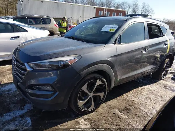 KM8J3CA25GU082920 2016 HYUNDAI TUCSON - Image 2