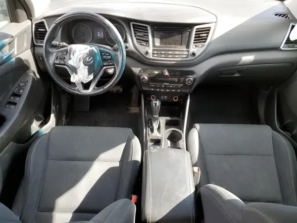 KM8J3CA25GU097725 2016 HYUNDAI TUCSON - Image 8
