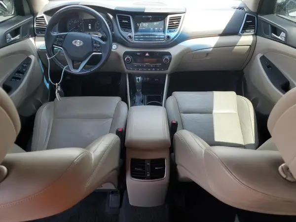 KM8J3CA25GU102261 2016 HYUNDAI TUCSON - Image 8