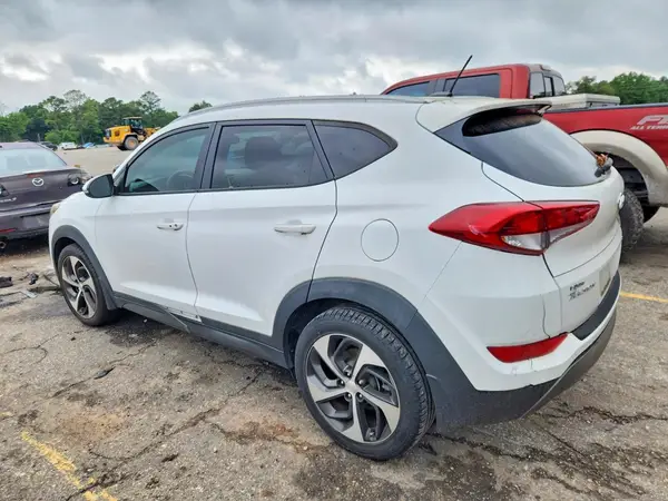 KM8J3CA25GU102311 2016 HYUNDAI TUCSON - Image 2