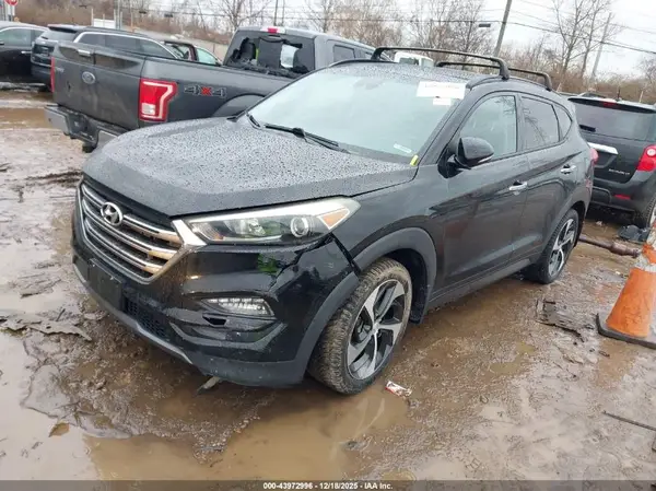KM8J3CA25GU105905 2016 HYUNDAI TUCSON - Image 2